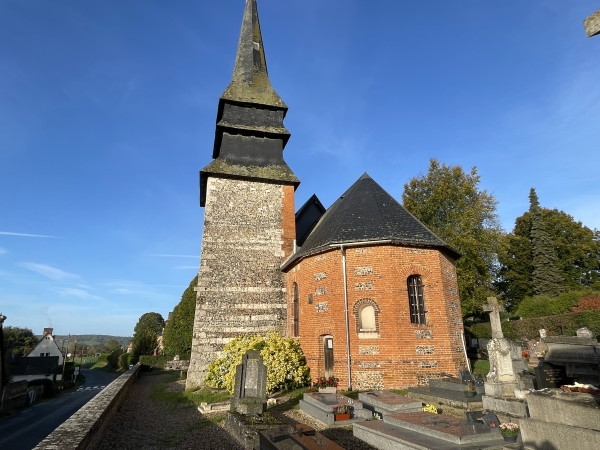 Nous arrivons à Morville-sur-Andelle, dont voici l'église Saint-Ouen (XVIIIe). Ancien lieu de pélerinage à Saint Ouen et Sainte Anne.