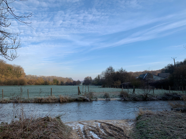 Nous arrivons en bord de Scie au niveau du gué de Neuf-Moulin.