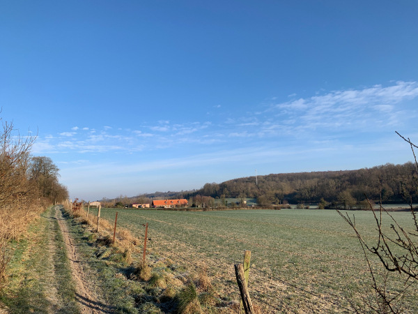 Nous arrivons au Manoir de St-Crespin, c'est ici que nous allons traverser la vallée de la Scie.