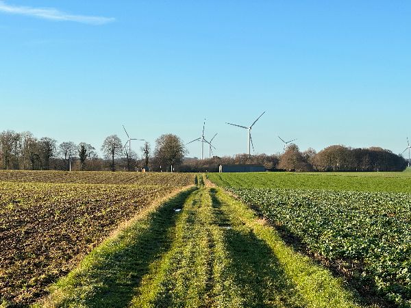 Nous traversons maintenant le plateau agricole en direction de l'ouest vers la D3.