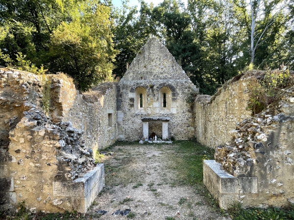 Ruines de la chapelle Saint-Thomas.