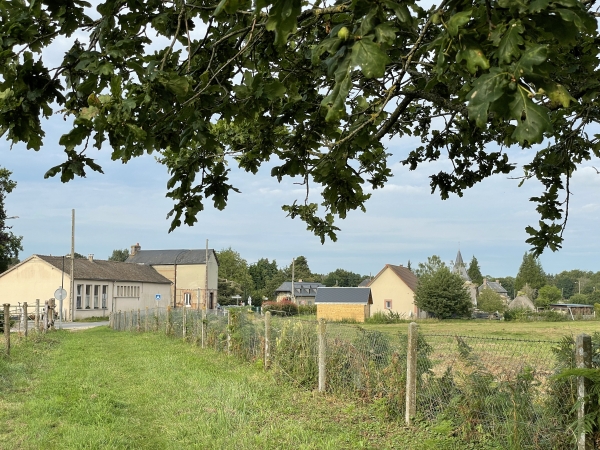 Le GR23 nous guide jusqu'à l'arrivée à Bouquelon.