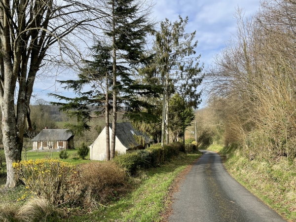 Nous sortons de la forêt domaniale et continuons vers le hameau de la Fresnaye.