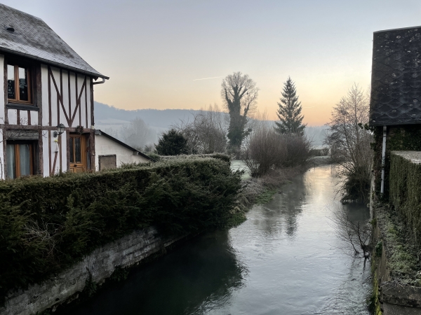 Nous partons du centre de Bellencombre, et traversons la Varenne pour monter vers la rue du Mont Roty.