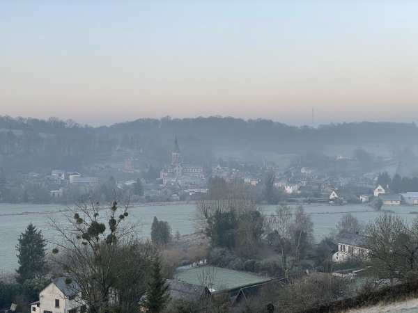 Panorama sur Bellencombre et la vallée de la Varenne depuis la rue du Mont Roty.