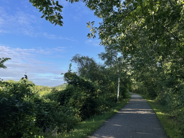 Nous suivons l'ancienne voie ferrée pendant 1,5 km.