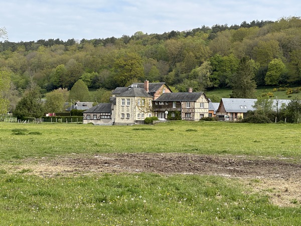 Autre regard arrière, vers le moulin du Boulley.