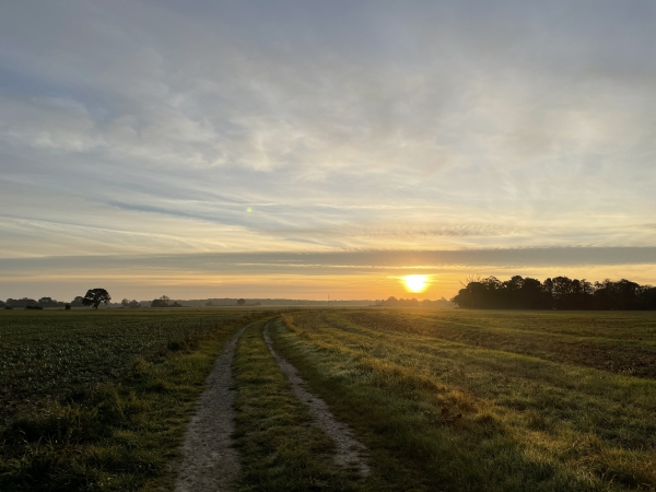 Après l'église, nous suivons notre premier chemin, plein est comme on le voit, en direction de Lourie.
