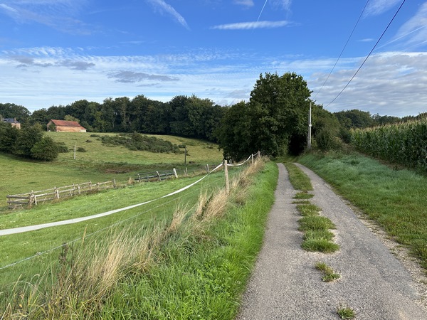 Après la route du Château, nous descendons l'impasse du Boutenmègre.