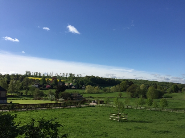 Rosay-sur-Lieure, regard arrière sur la vallée de la Lieure.