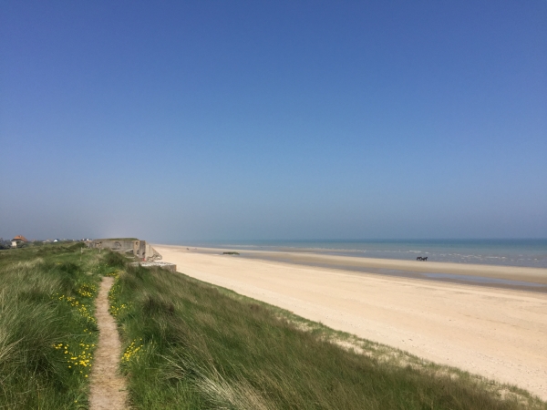 Nous suivons le chemin le long de la plage jusqu'au lieu-dit St-Hubert.