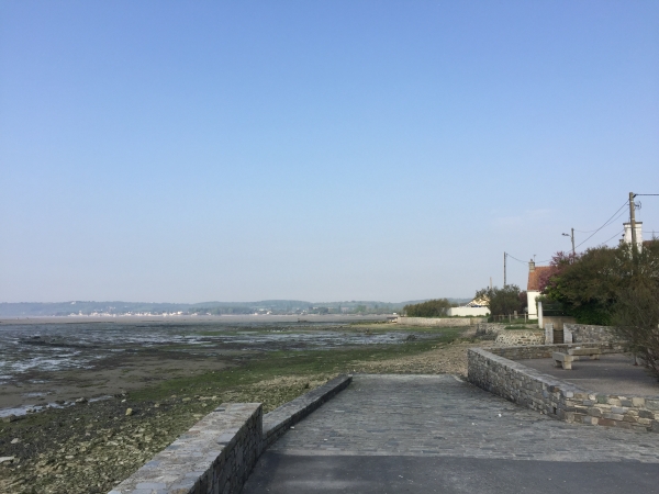 Nous nous garons rue Maréchal Foch, et suivons le Chemin du Cul de Loup pour rejoindre la côte.