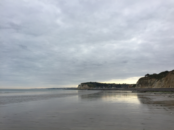 Regard arrière vers la plage de Pourville.