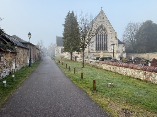 La Collégiale est devenue église paroissiale et abrite un musée de charitons.
