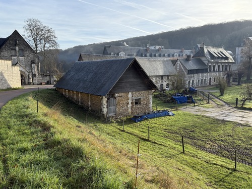 Et nous voilà de retour au niveau de l'abbaye Saint-Wandrille.