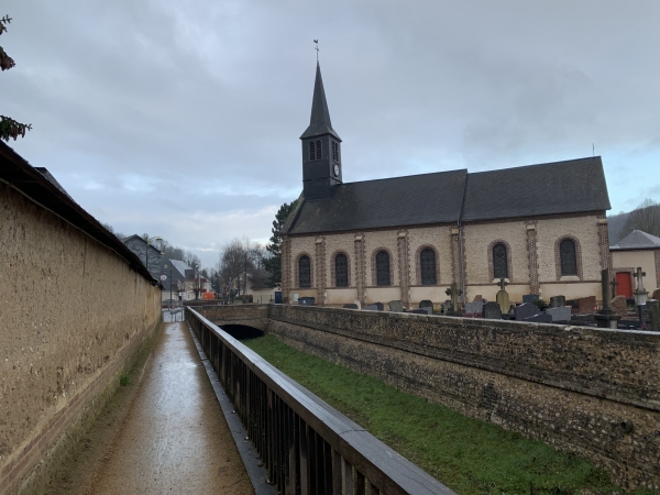 Sentier de la Ravine, église Saint-Aubin de St-Aubin-Epinay.