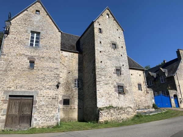 Nous arrivons à Clécy, nous boucle se termine.