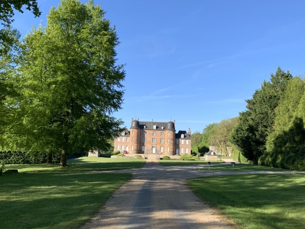 Le château de Couterne. Le parc et la salle d'exposition sont ouverts à la visite l'été.