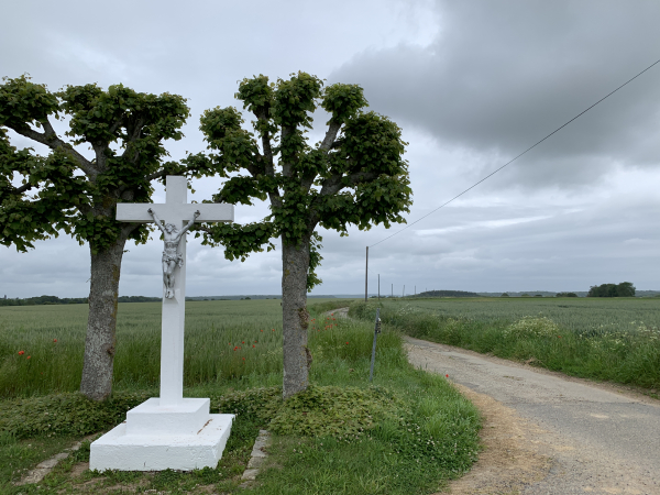 Calvaire au bout du chemin de Tous Vents.