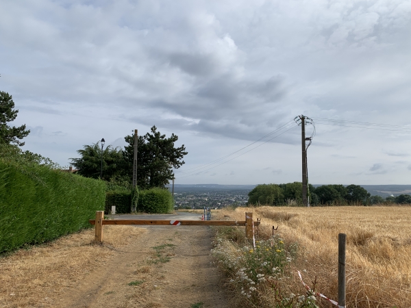 Nous approchons des traces de départ, nous allons tourner à gauche rue des Doguets pour retrouver la place de la mairie.