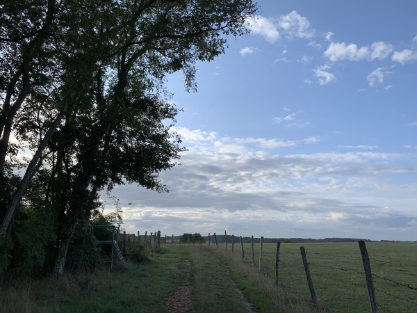 Aux Viquets, nous descendons vers St-Pierre-de-Bailleul.