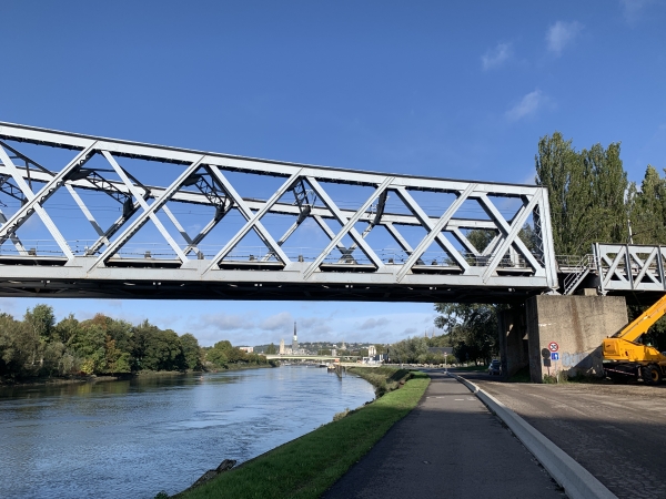 Passage sous le viaduc d'Eauplet. Ligne Paris-Le Havre.