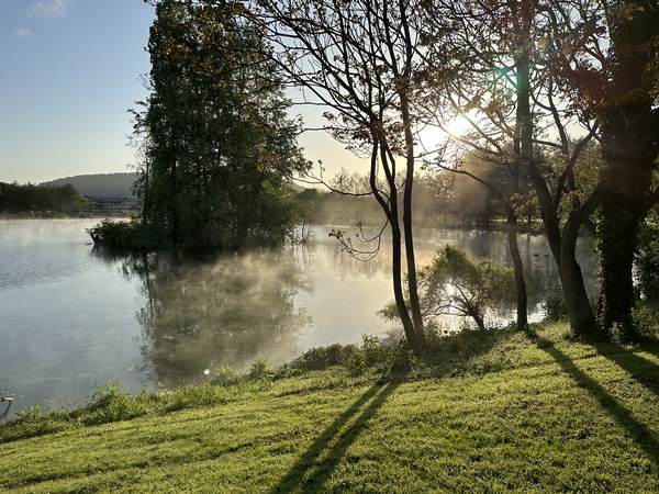 D'autres photos du lac sont dans l'album de la rando.