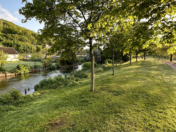 Nous allons maintenant longer la Clérette pour sortir du parc.
