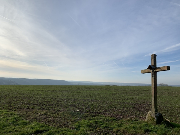 La Croix des Buquets au sommet du Mont Pivin.