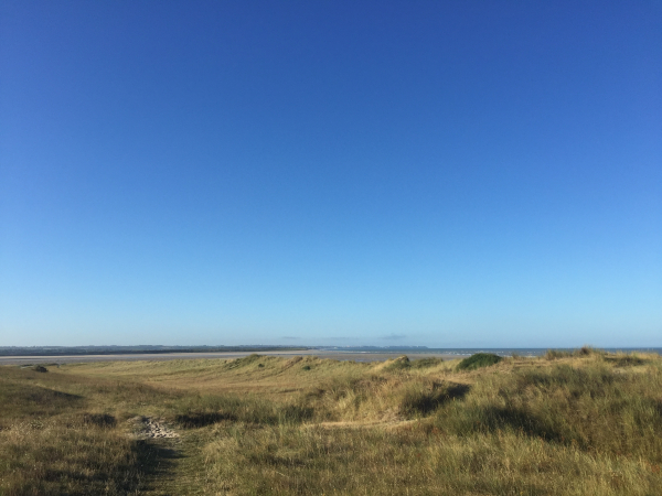 Nous allons suivre les dunes jusqu'au Havre de la Vanlée.