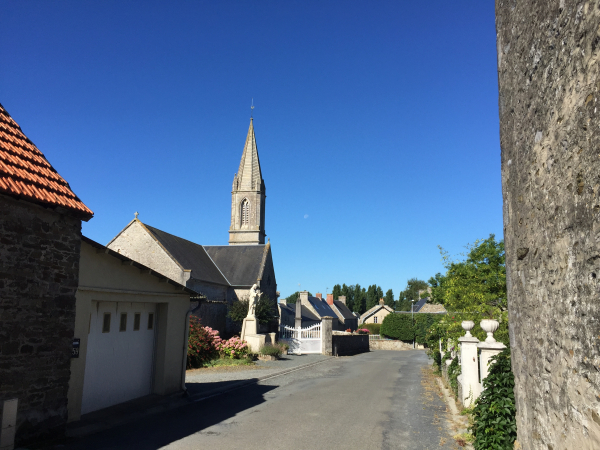 Nous traversons le village de Tourneville, dernière étape avant Lingreville.
