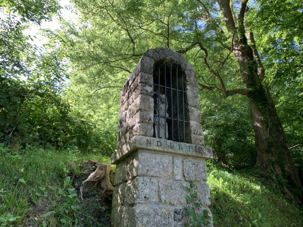 Oratoire dans la rue Thomas Jean Montsaint.