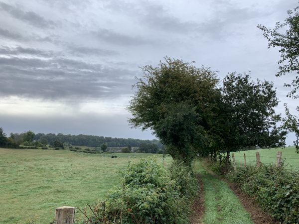 Le chemin nous conduit jusqu'à l'entrée de St-Germain-des-Essourts.