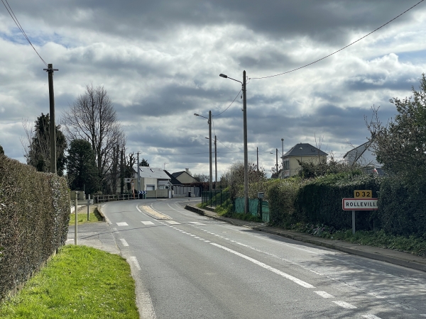 Nous entrons dans Rolleville par la D32.