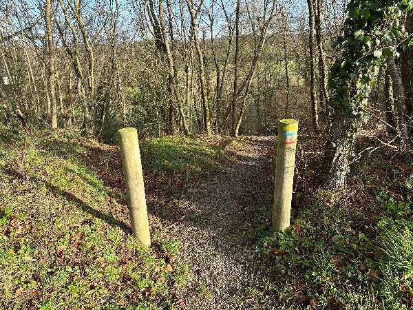 Un chemin permet de descendre directement vers la chapelle Notre-Dame.