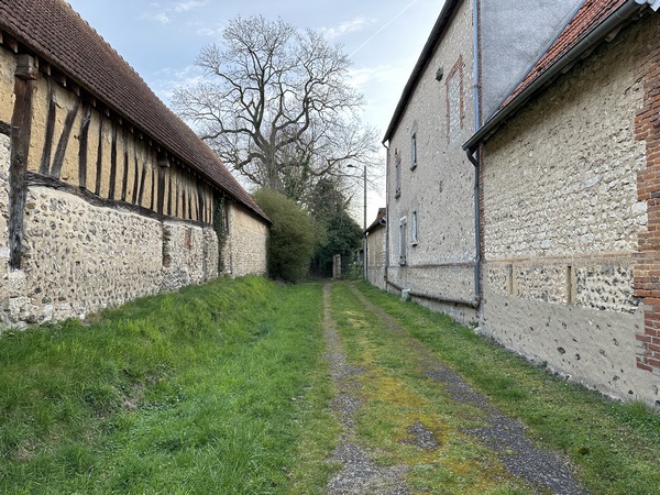 Rapidement, je tourne sur le sentier du Ru.