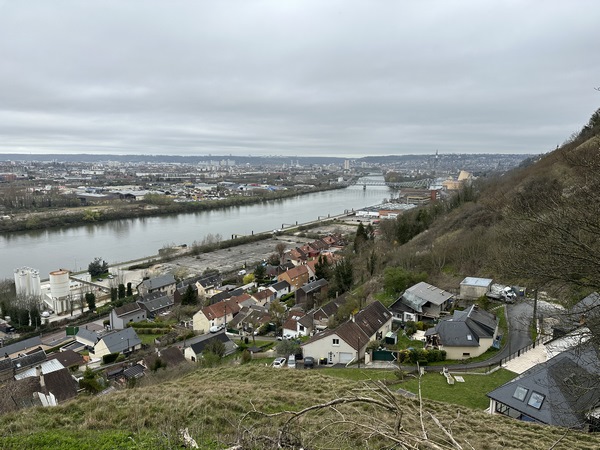 Chemin de Crosne, regard arrière vers Rouen.