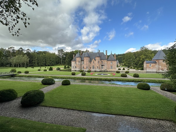 Et voilà le château d'Imbleville (XVe), château de la Couture, appelé aussi la Perle de la Saâne.