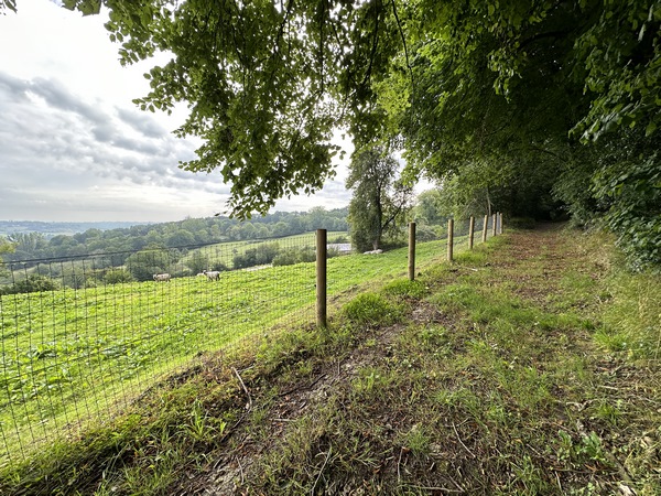 Le Mont Ménard, avec son panorama sur la vallée de l'Ancre.