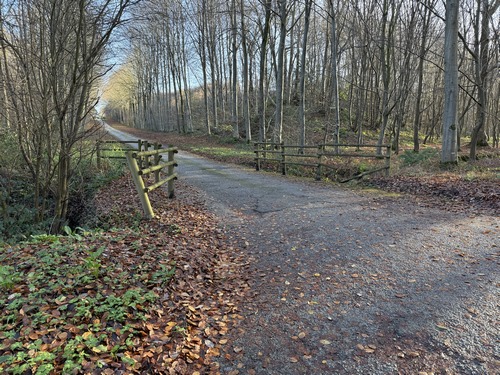 Nous remontons de l'autre côté en direction du château du Vaudroc.