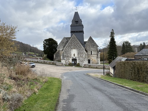 Retour au parking de l'église Saint-Denis.