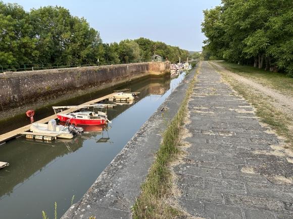 Vue de la randonnée Boucle entre la voie verte et l'île de la Requête depuis le port de plaisance au départ de St-Aubin-lès-Elbeuf, 76
